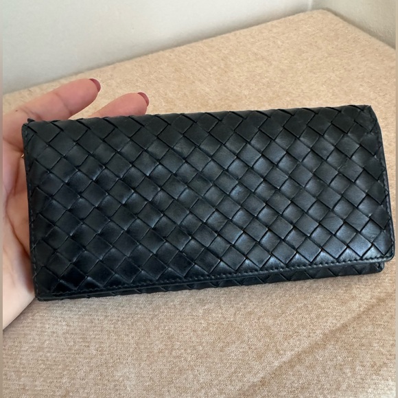 Bottega Veneta Other - Bottega Veneta Intrecciato Leather Long Black Bifold Wallet - Unisex